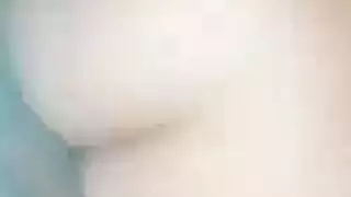 اليابانية في العام في سن المراهقة الدهون الحمام