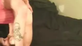 سكس الصدور الكبيرة تلمس جلده وتغريه