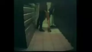 شريط جنسي سري في المكتب: الموظفة تتعرض لضربات قوية في فرجها أثناء العمل