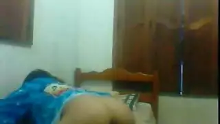 زوجان خليجيان يصوران شريط جنسي محترف في المنزل