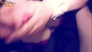 العاهرة المغربية تتعرض لفمها المضروب بقوة في وجها الإباحي