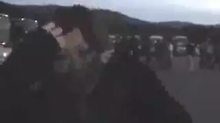 امره ياباني كبيرة دلك ذراعه