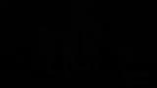 إهانة صريحة: فتيات رئيسات يستخدمن كعوبهن للسيطرة على شاب ممتلئ بقضيب صغير