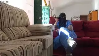 زوجة تركية تتحمس لقضيب صديق زوجها الأسود الضخم