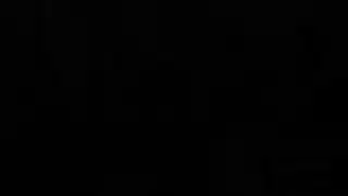 فتيات سمراوات مرسومات تستفزّ قضيباً صغيراً بالكعب العالي