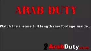 مشهد إكس إكس إكس: عربيات محجبات يتم حشوهن بقضيب الجندي