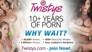 الفتيات الصغيرات يبلعن السائل المنوي بعد جلسات جنس جماعي مكثفة