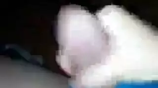 ضعف المتعة: عاهرتان تتبادلان على عمود ضخم