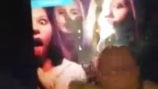 عمتى تغويني بملابسها